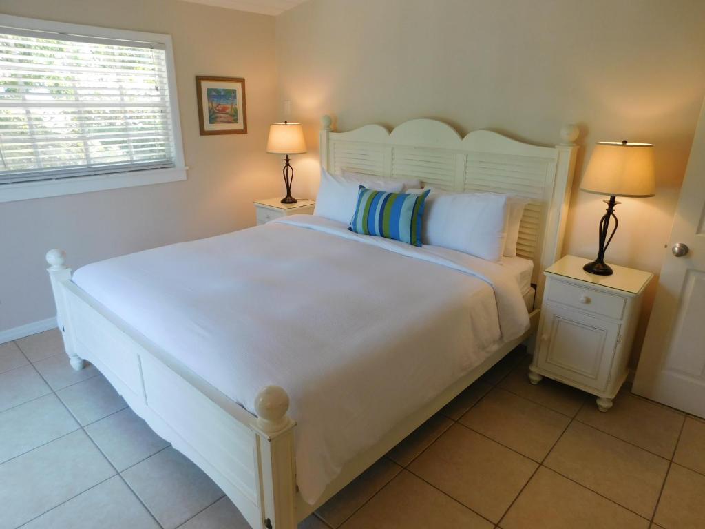 Pines & Palms Resort