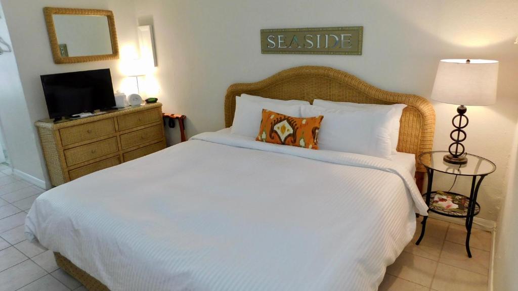 Pines & Palms Resort