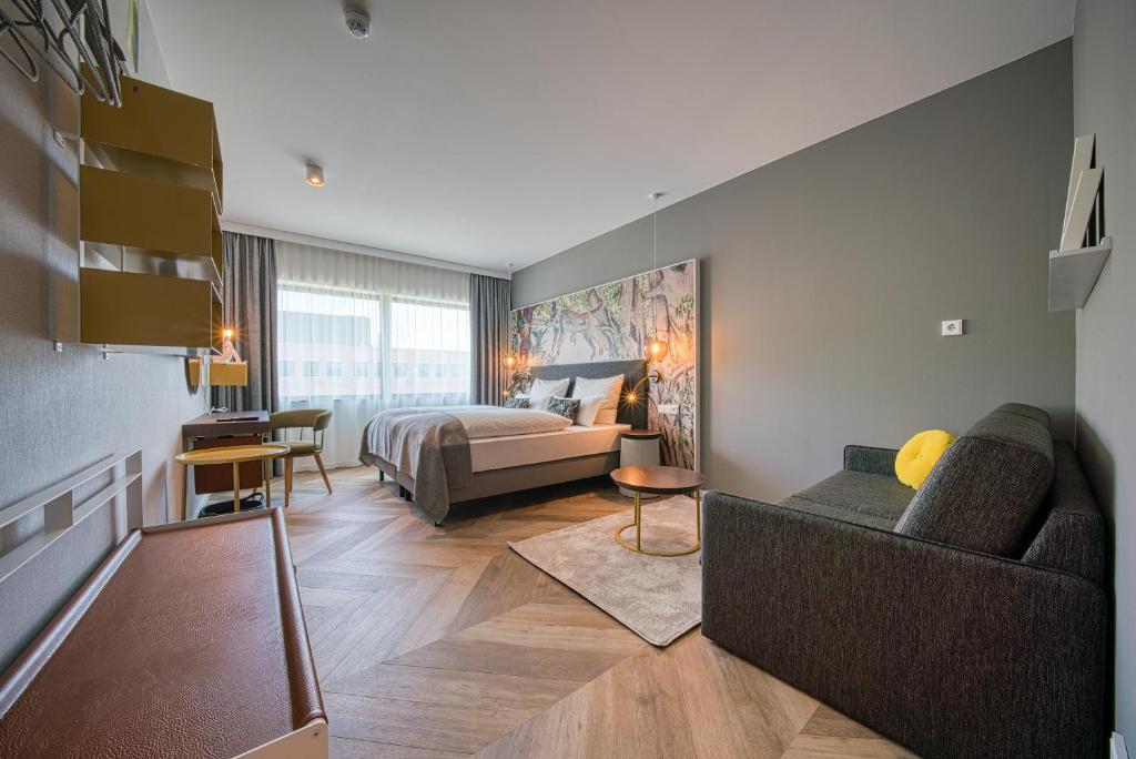 NinetyNine Hotel Amsterdam Airport
