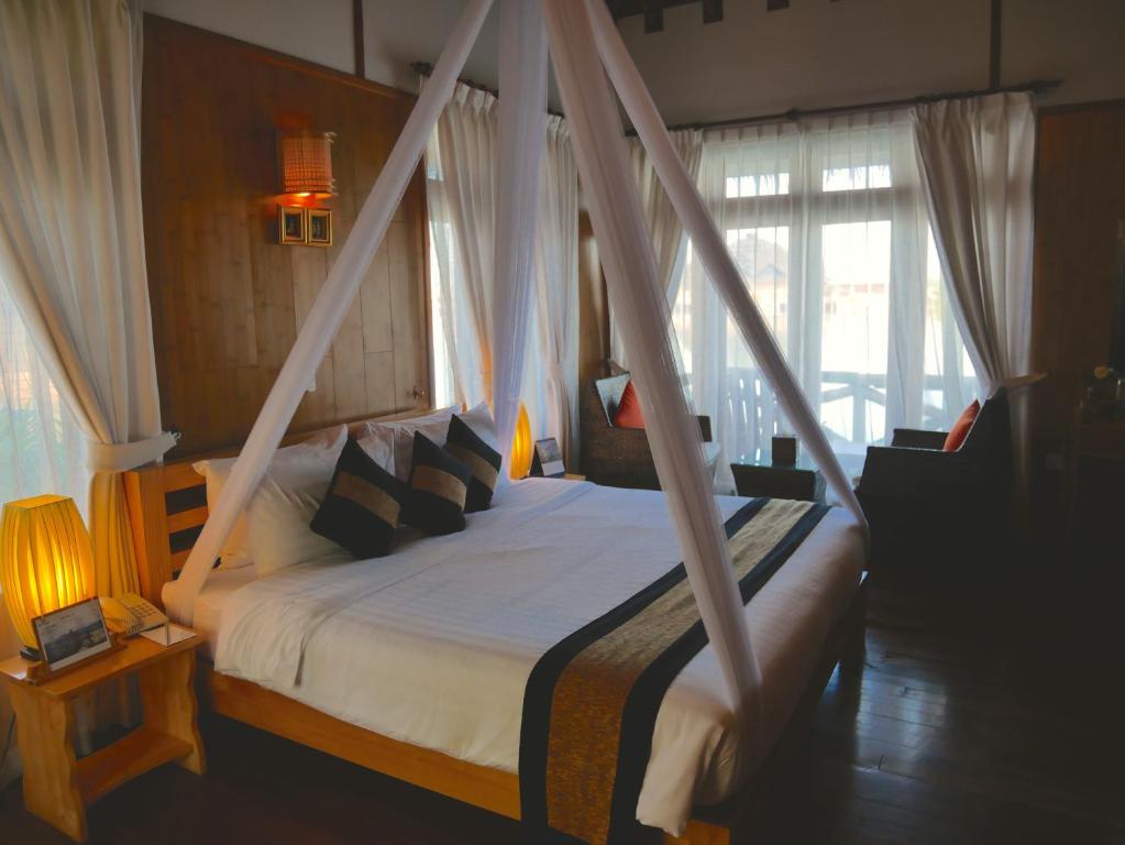 Royal Nadi Resort