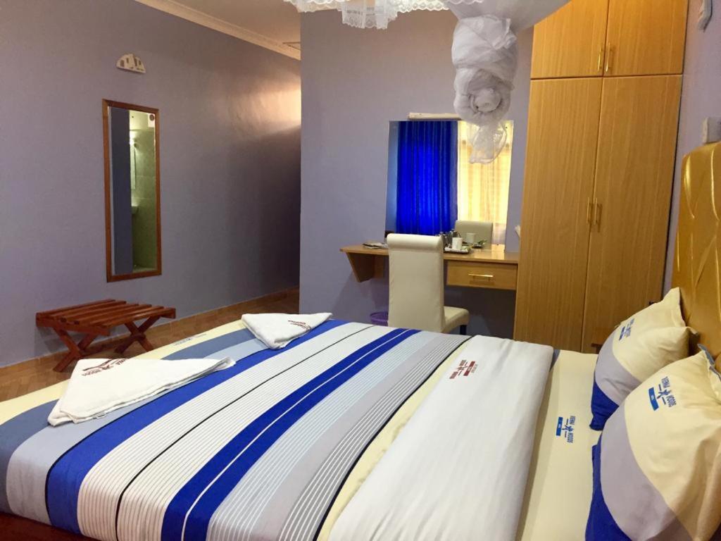 Vienna Woods Holiday Inn Limited