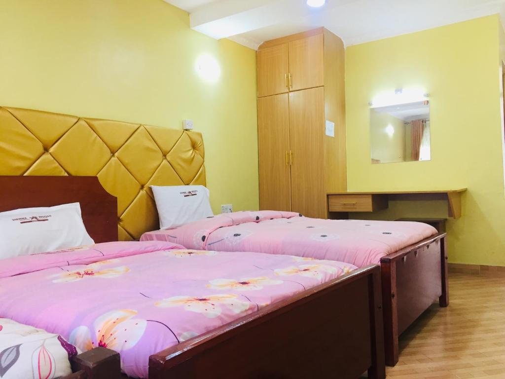 Vienna Woods Holiday Inn Limited