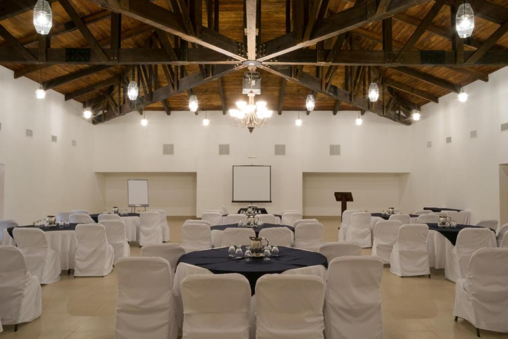 Amatique Bay Hotel