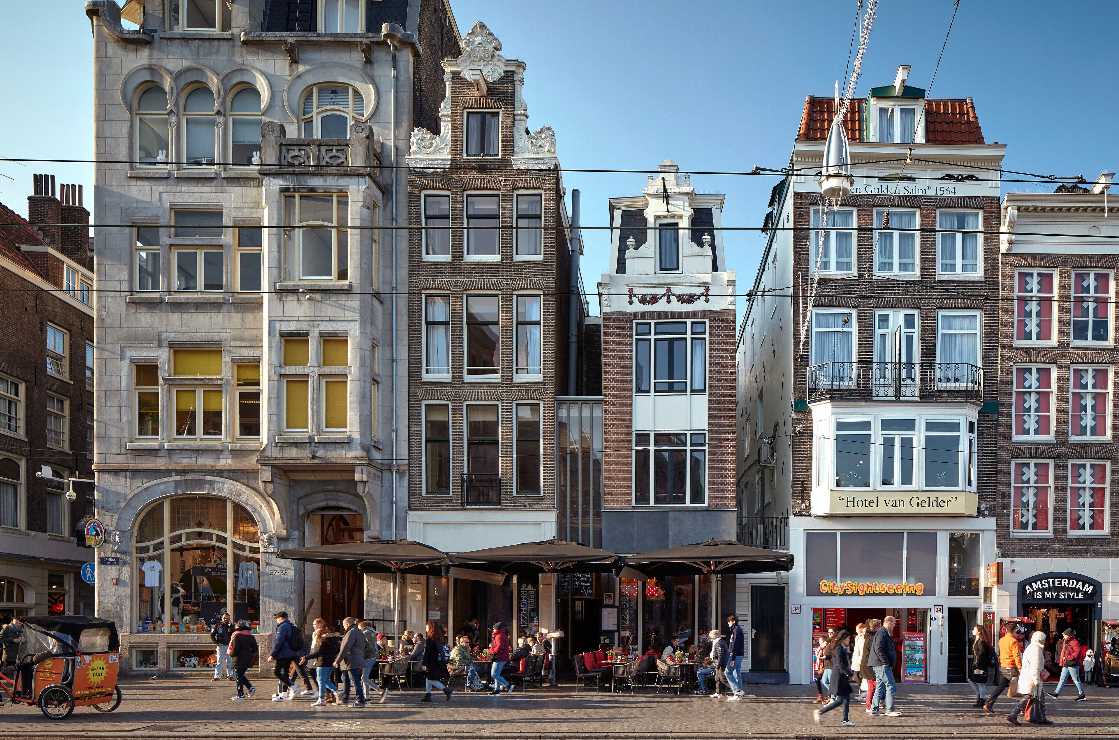 Damrak Short Stay Amsterdam