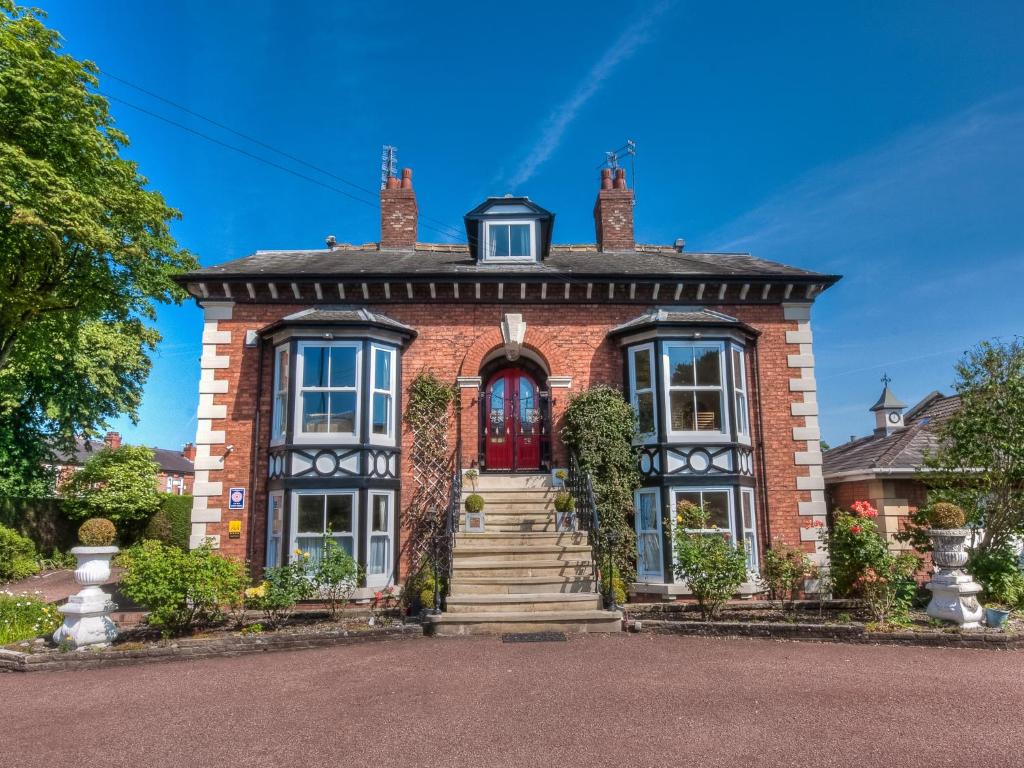 Brooklands Lodge