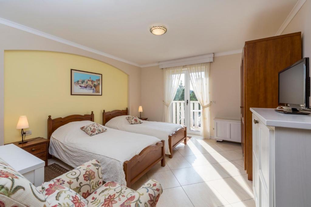 Abalone Hotel ex Grand hotel Dramalj
