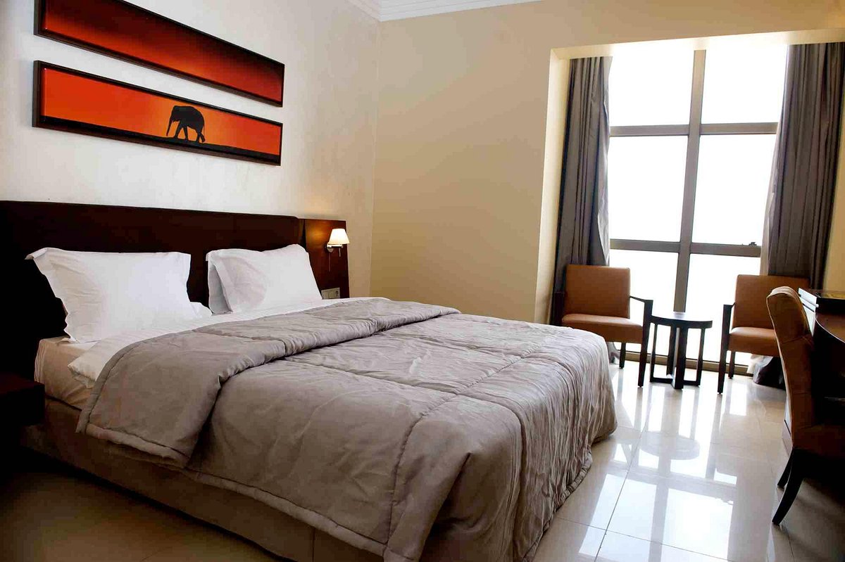 The Avenue Suites