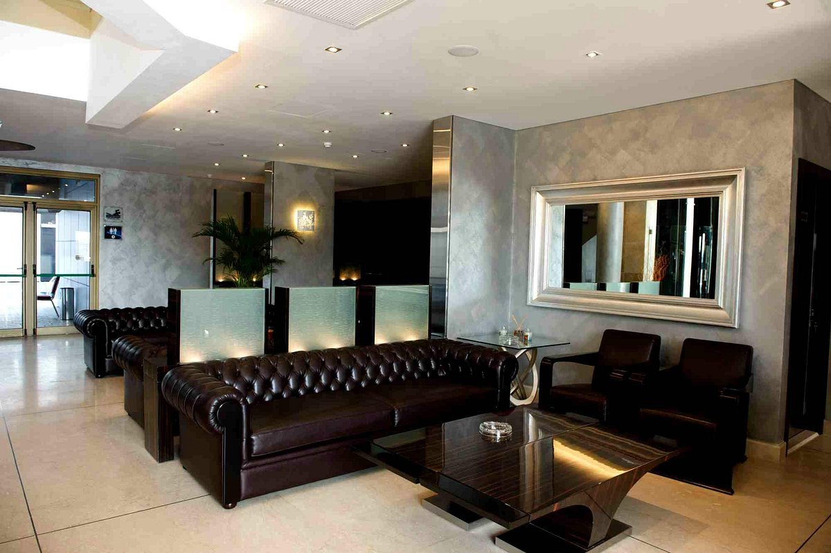 The Avenue Suites