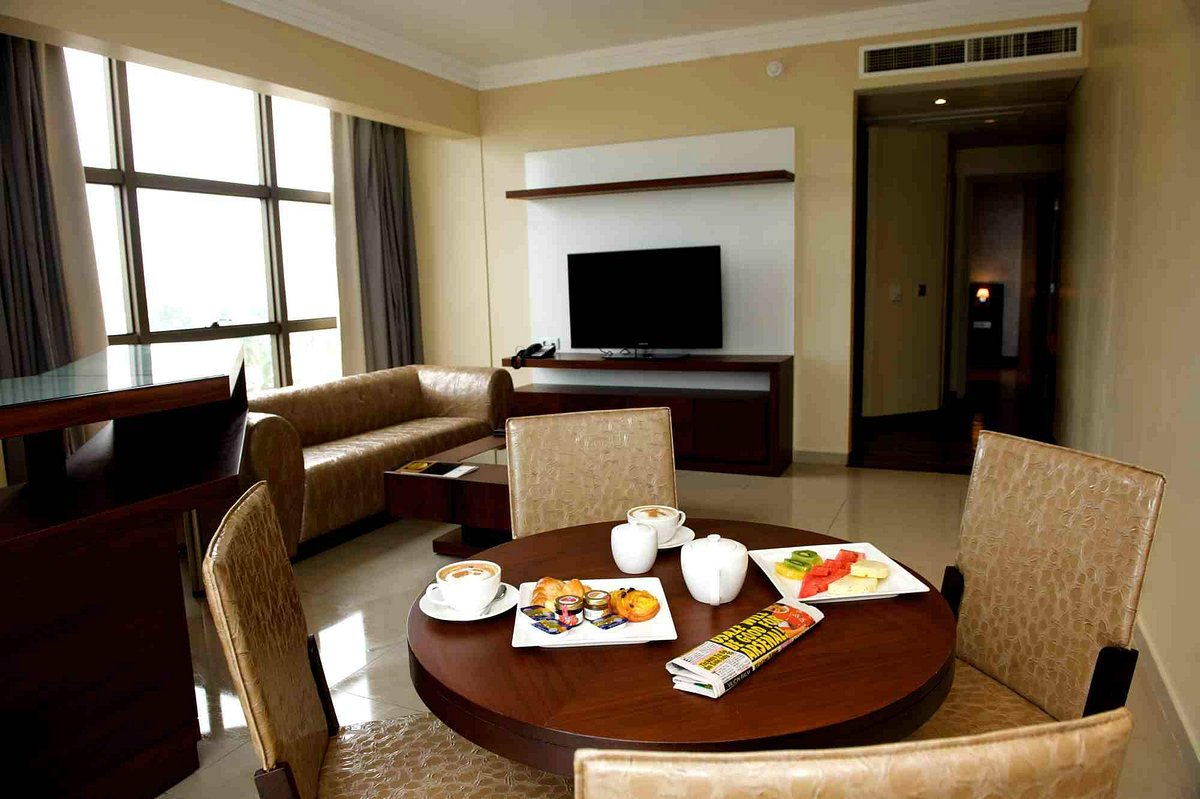 The Avenue Suites