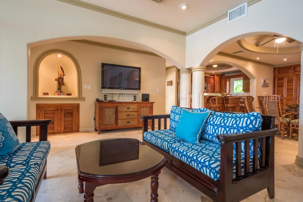 Belizean Cove Estates