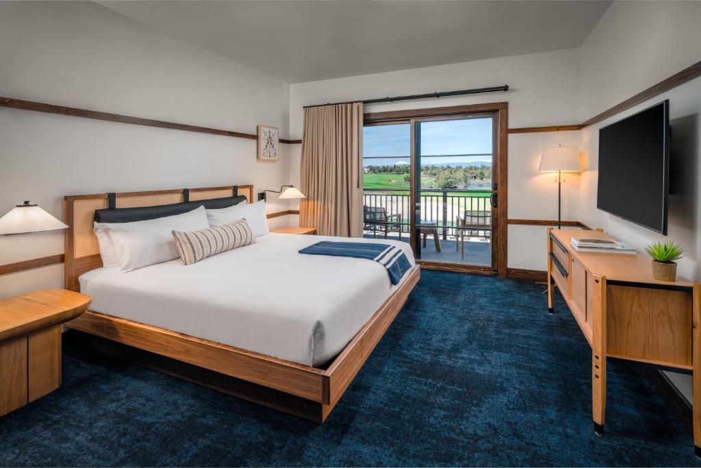 Pronghorn Resort