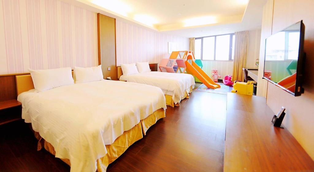 Grand Earl Hotel