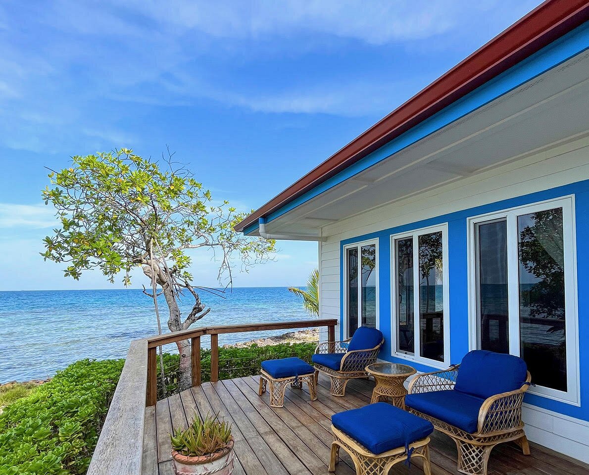 Hatchet Caye Island Resort