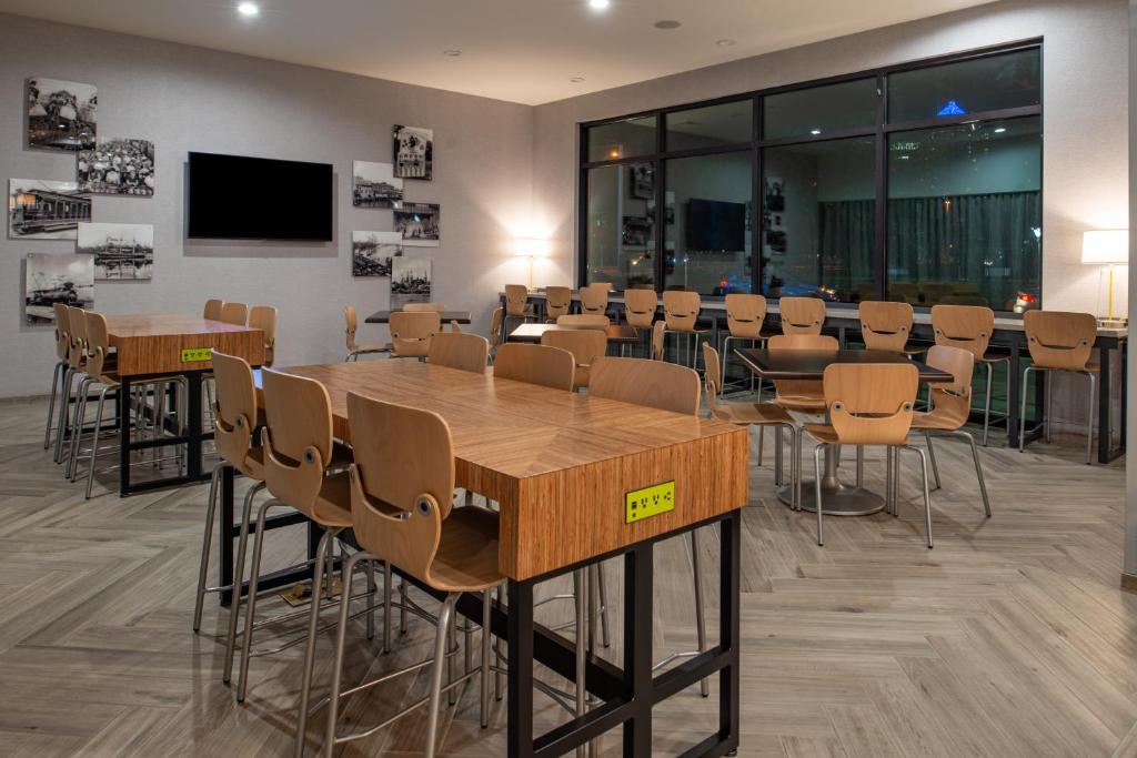 Home2 Suites by Hilton Tampa Downtown Channel District
