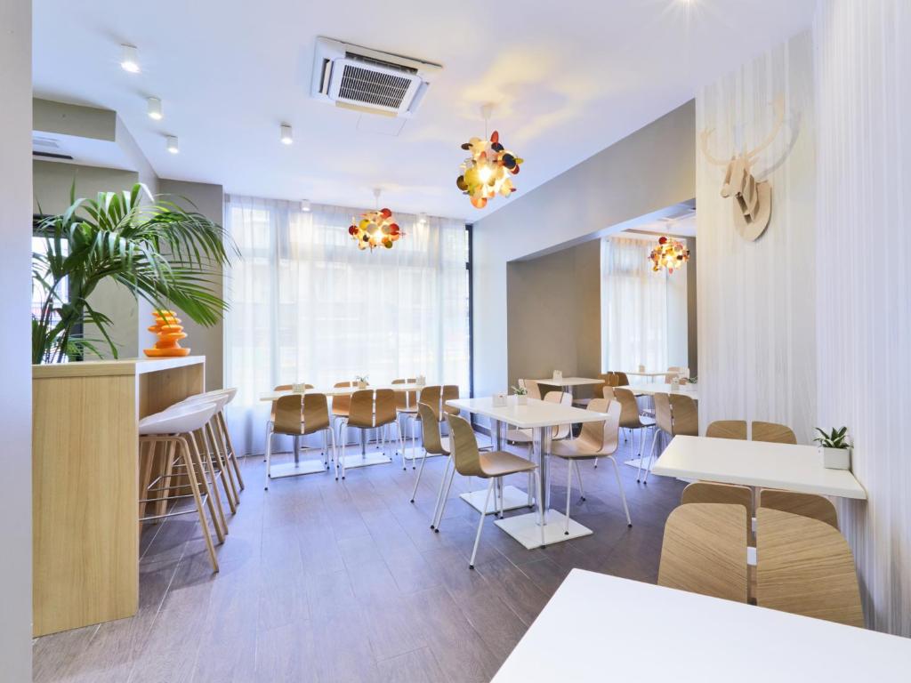 Hotel Kyriad Paris 18 - Porte de Clignancourt - Montmartre