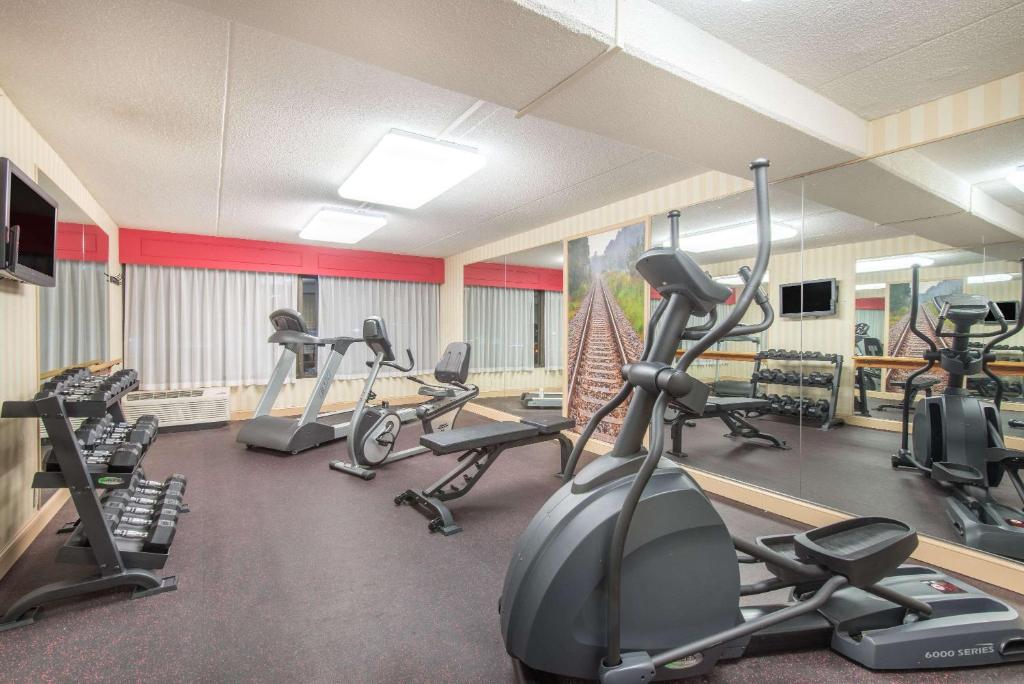 Ramada by Wyndham Cumberland Downtown