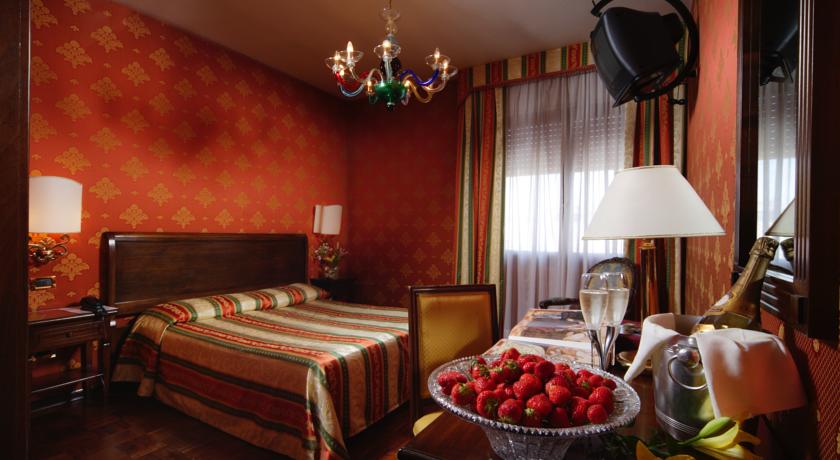 Venice Hotel Villa Dori
