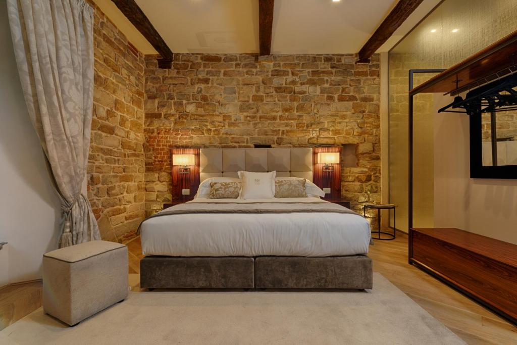 Donati Luxury Tower Suites