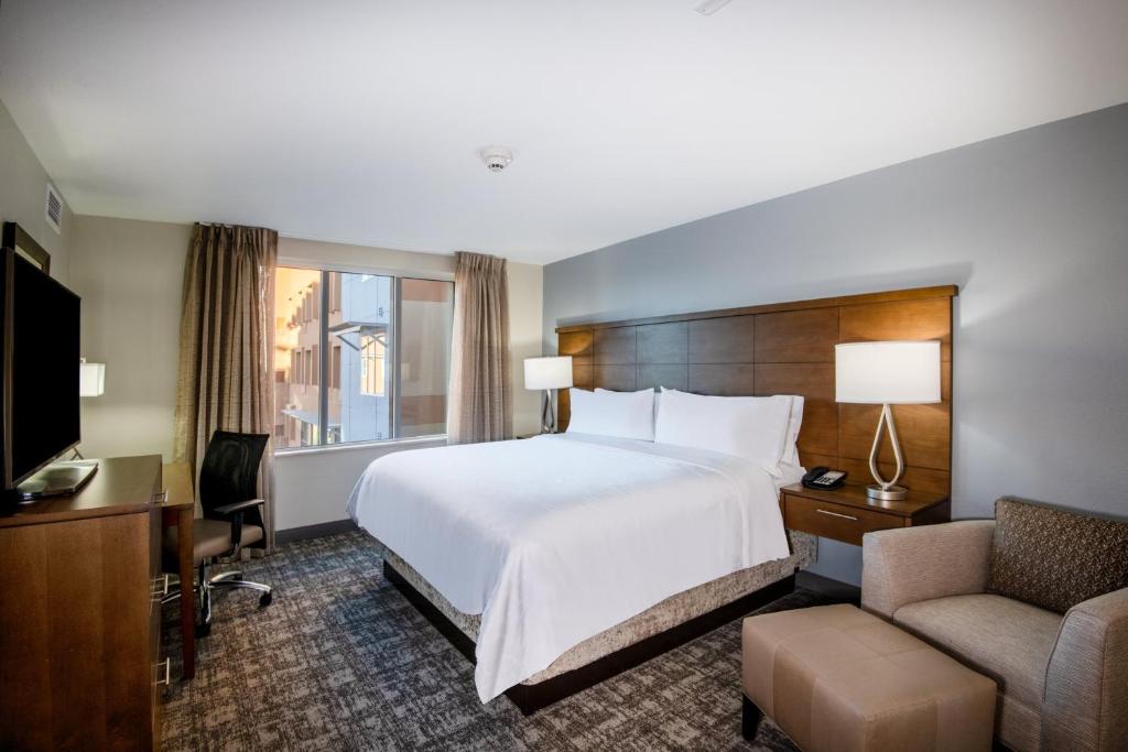 Staybridge Suites Scottsdale - Talking Stick