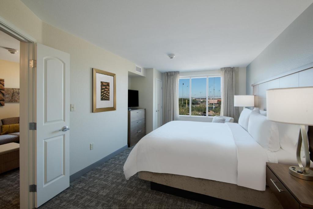 Staybridge Suites Scottsdale - Talking Stick