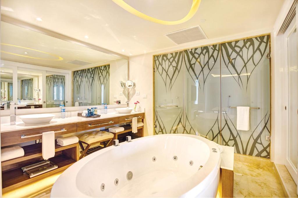 The Hideaway at Royalton Riviera Cancun Resort and Spa - All Inclusive