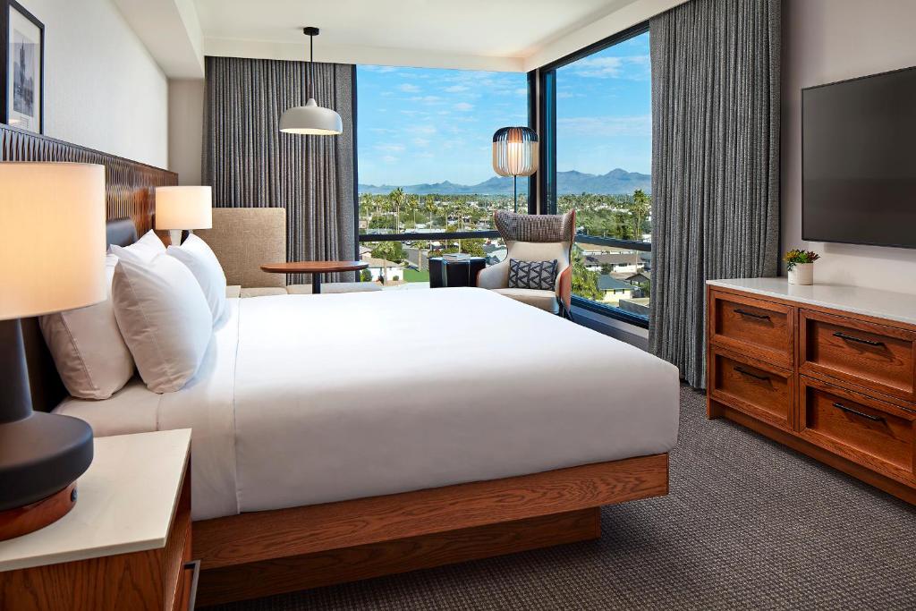 Senna House Scottsdale. Curio Collection by Hilton
