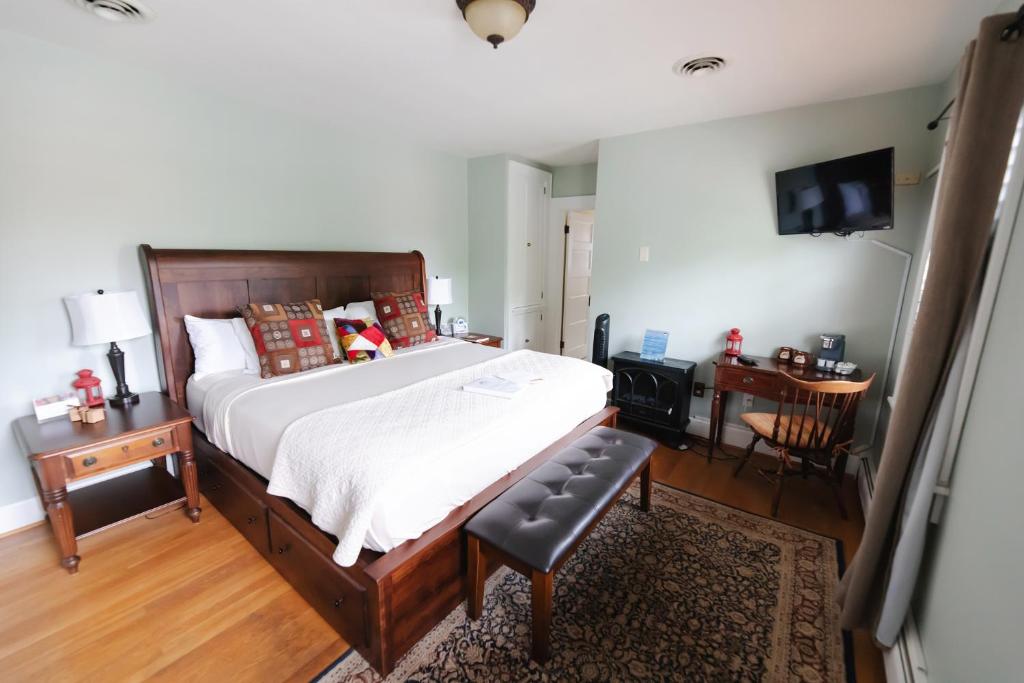 Clay Corner Inn