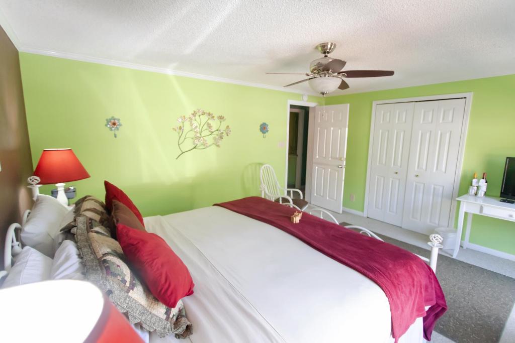 Clay Corner Inn