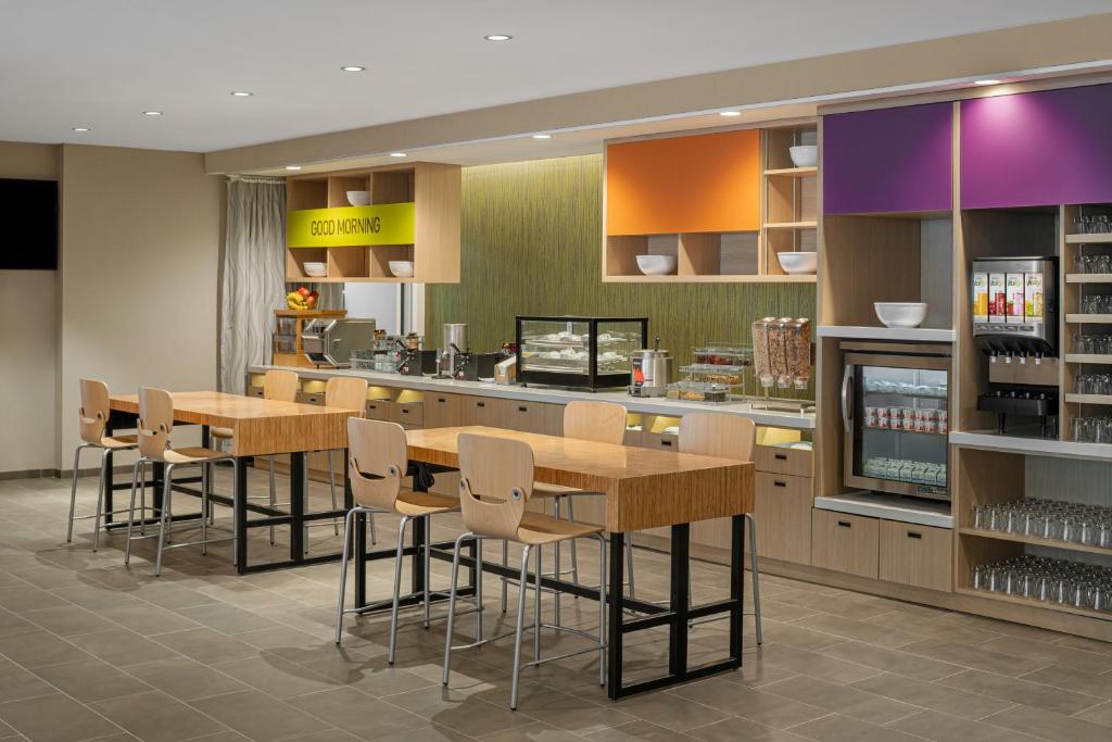 Home2 Suites by Hilton Des Moines at Drake University