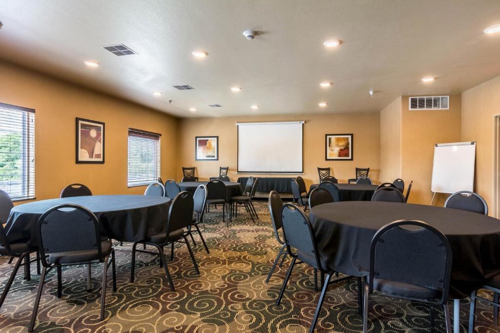Cobblestone Hotel & Suites - Harborcreek