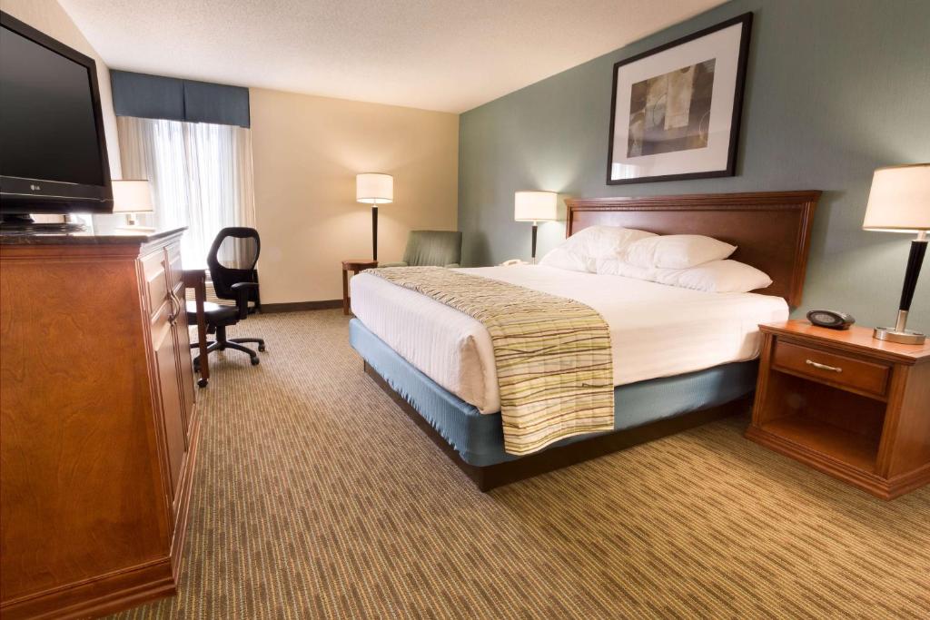 Drury Inn & Suites St. Louis-Southwest