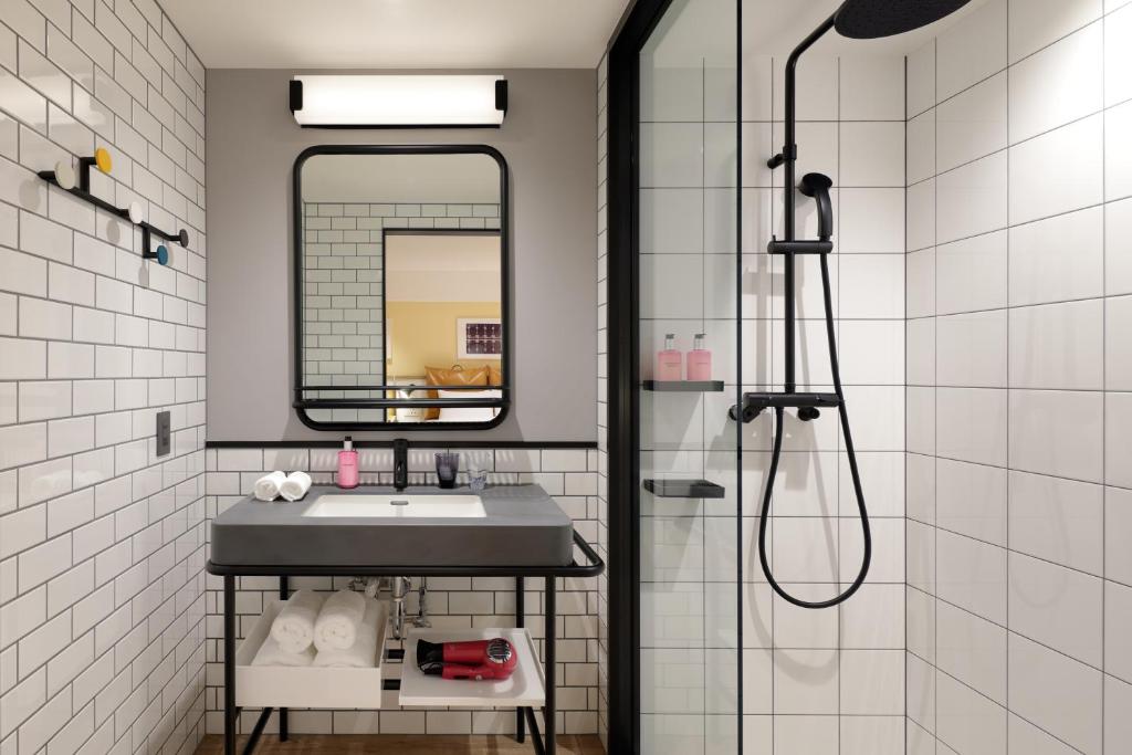 Moxy Kyoto Nijo