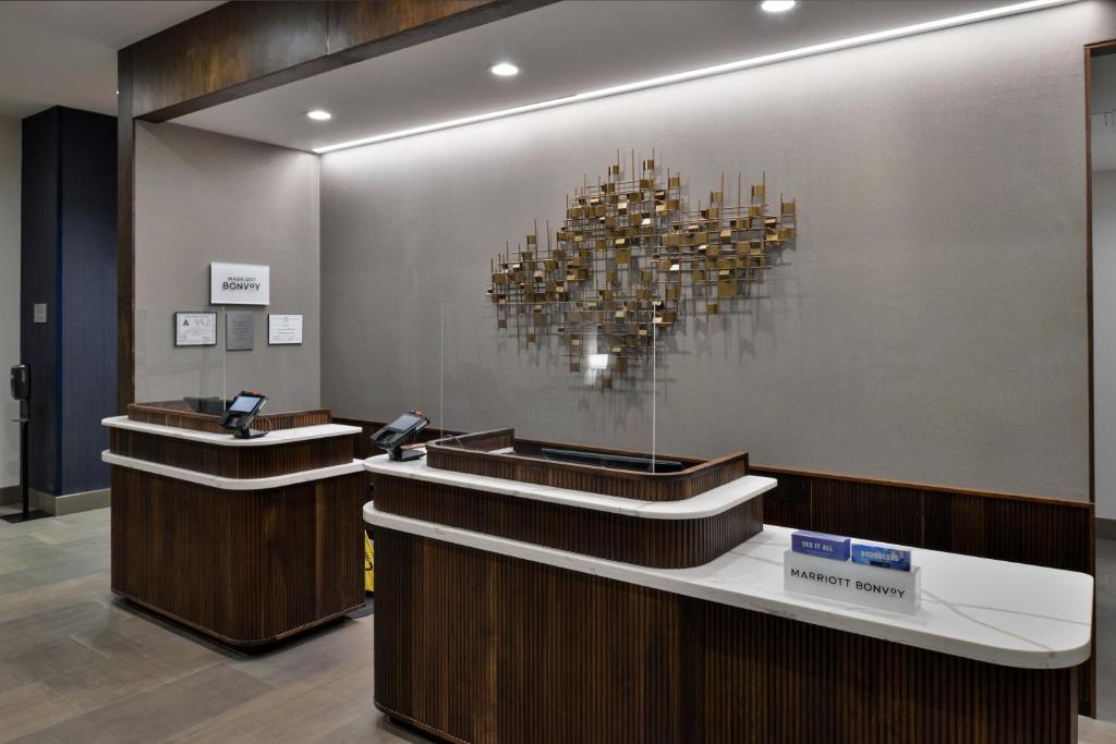 Courtyard by Marriott Raleigh Cary/Crossroads