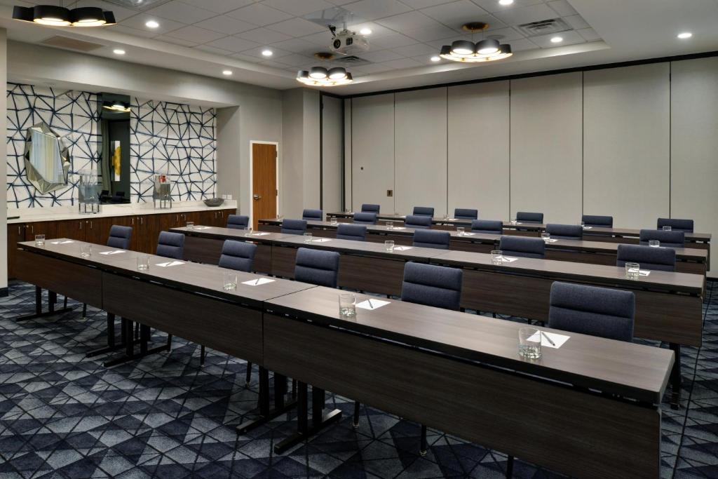 Courtyard by Marriott Raleigh Cary/Crossroads