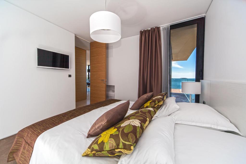 Golden Rays Luxury Villas and Apartments