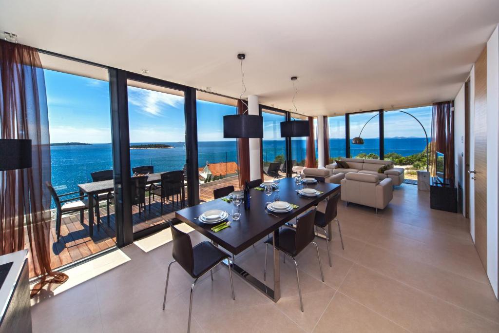 Golden Rays Luxury Villas and Apartments