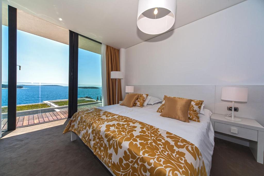 Golden Rays Luxury Villas and Apartments