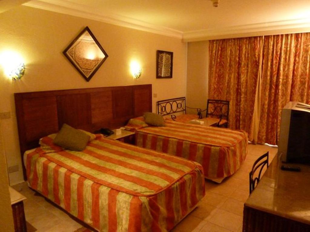 Romance Hotel