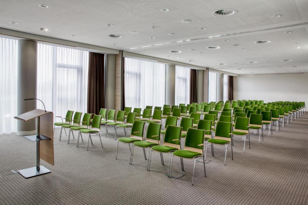 IntercityHotel Amsterdam Airport