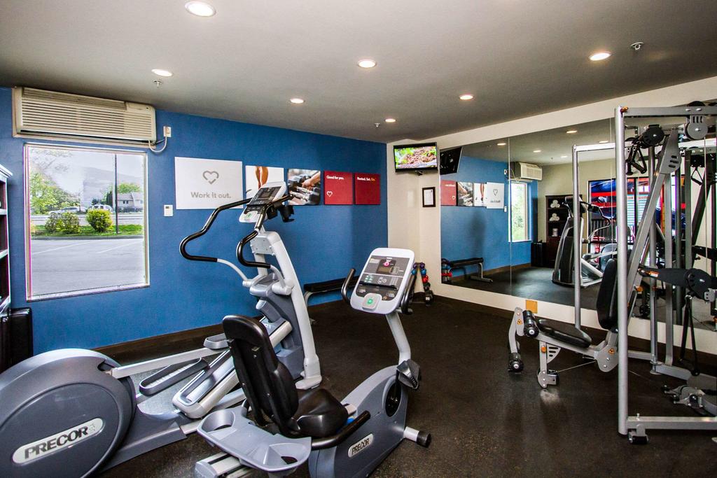 Comfort Suites Kelowna