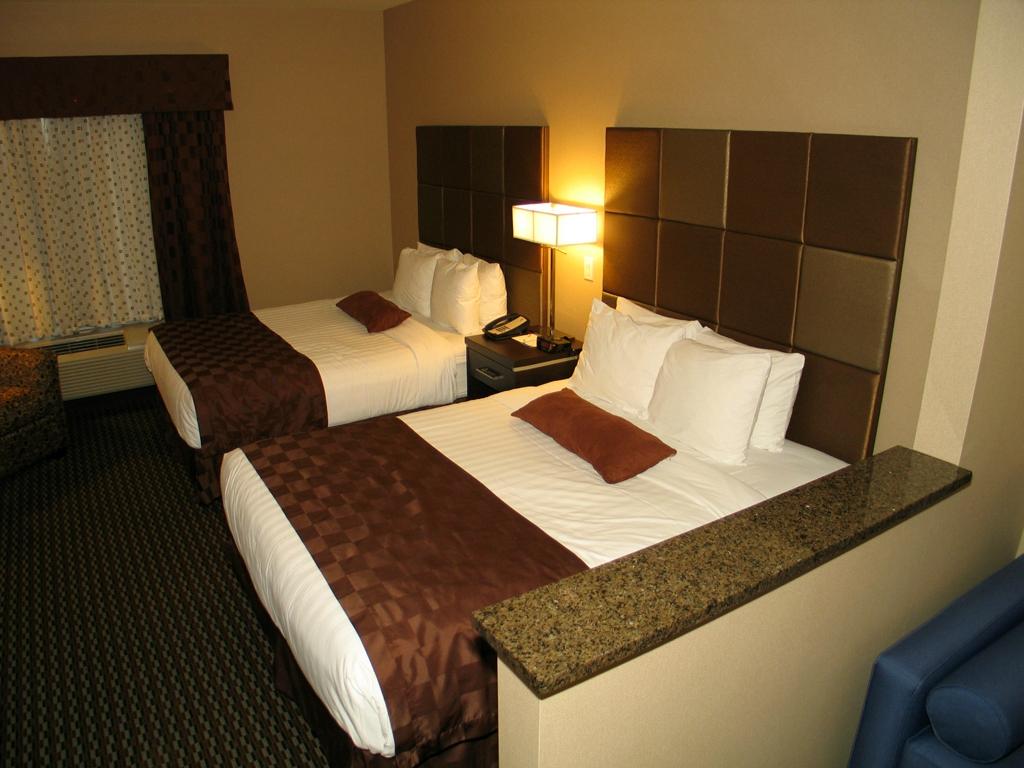 Comfort Suites Kelowna