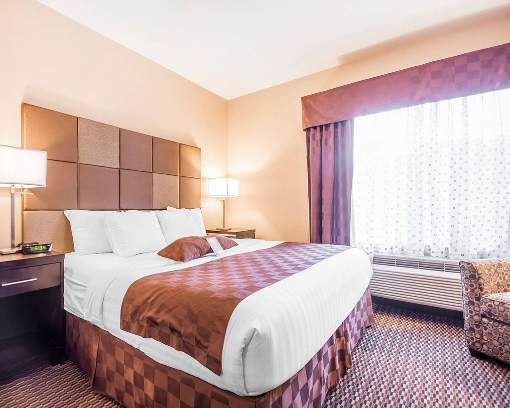 Comfort Suites Kelowna