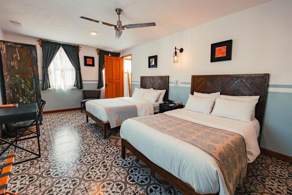 Clandestino Hotel