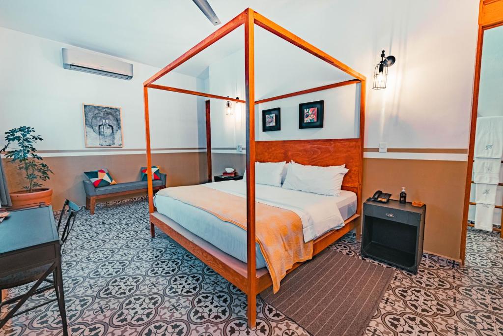 Clandestino Hotel