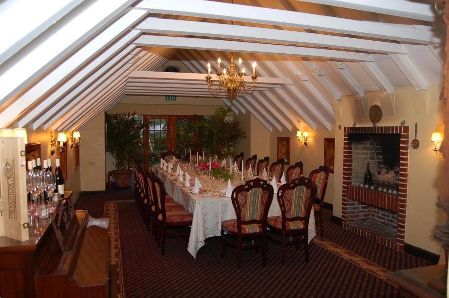 Fourways Inn