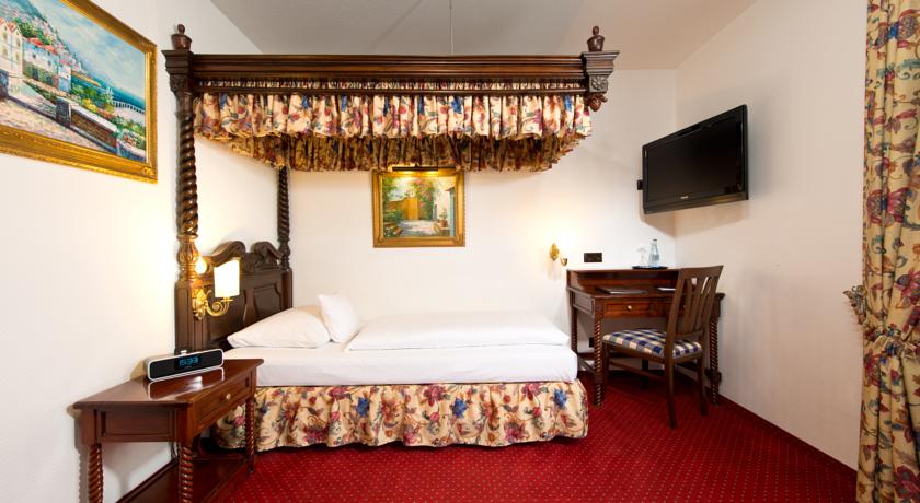 King's Hotel Center
