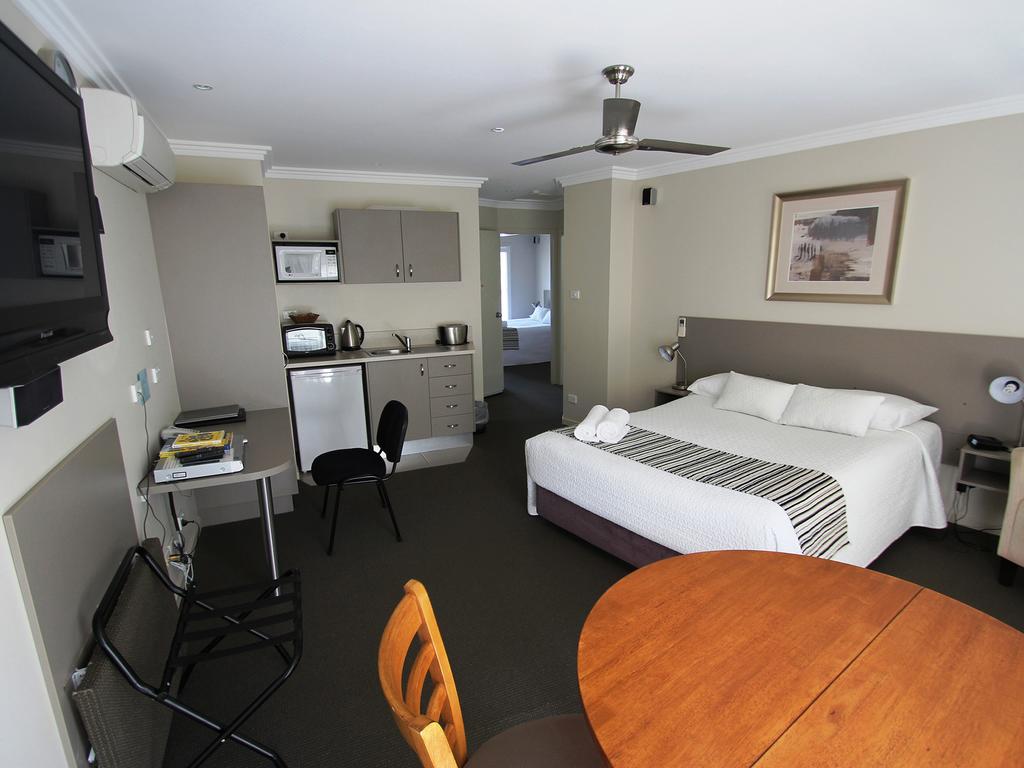 Aston Hill Motor Lodge