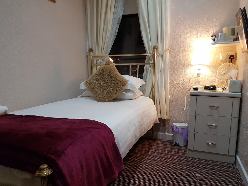 Rock Dene Hotel - Guest House