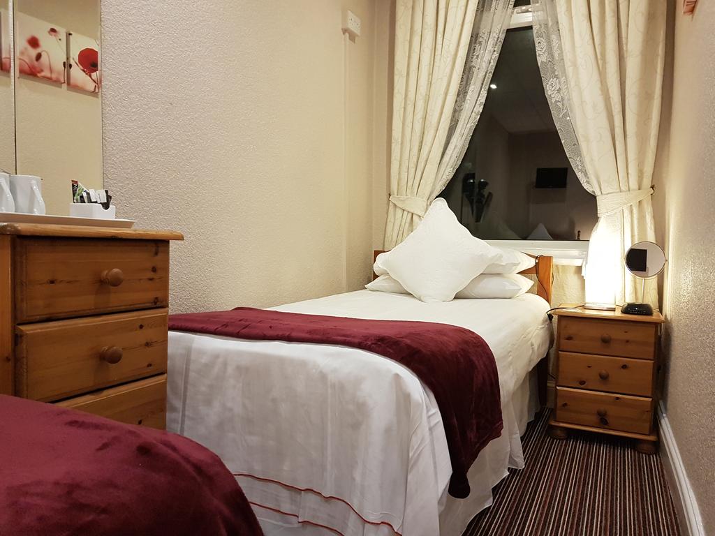 Rock Dene Hotel - Guest House