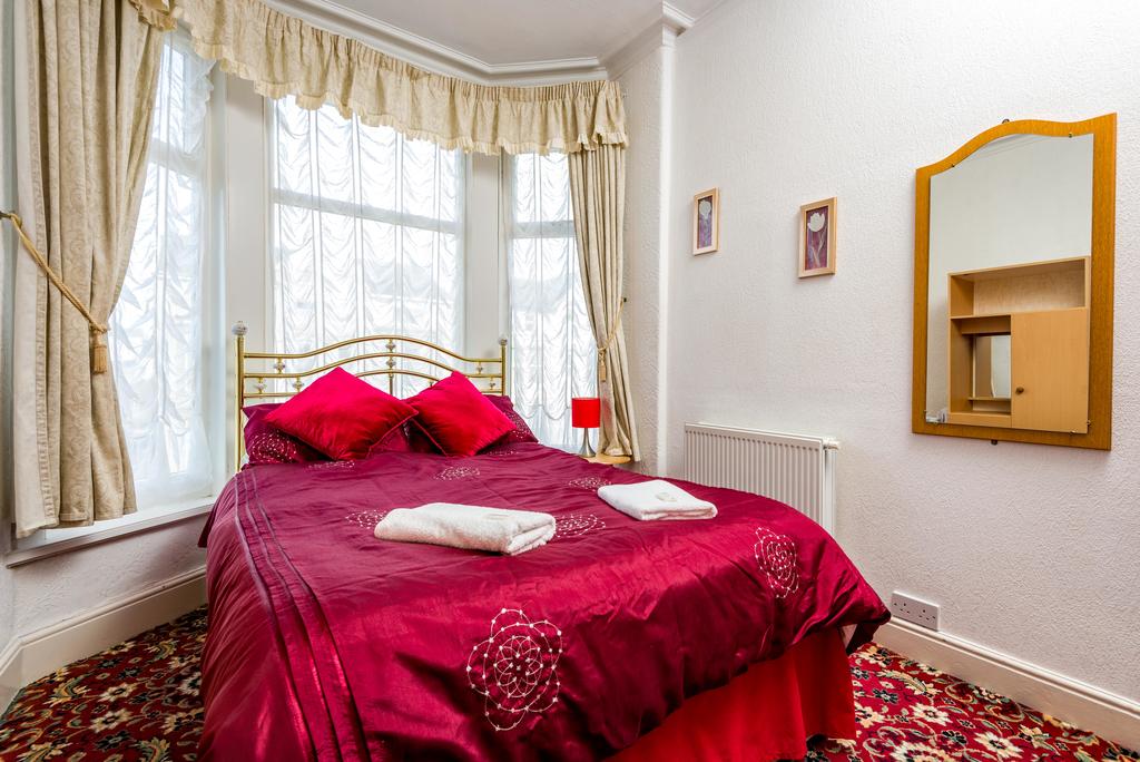 The Holmeleigh Hotel - Guest house